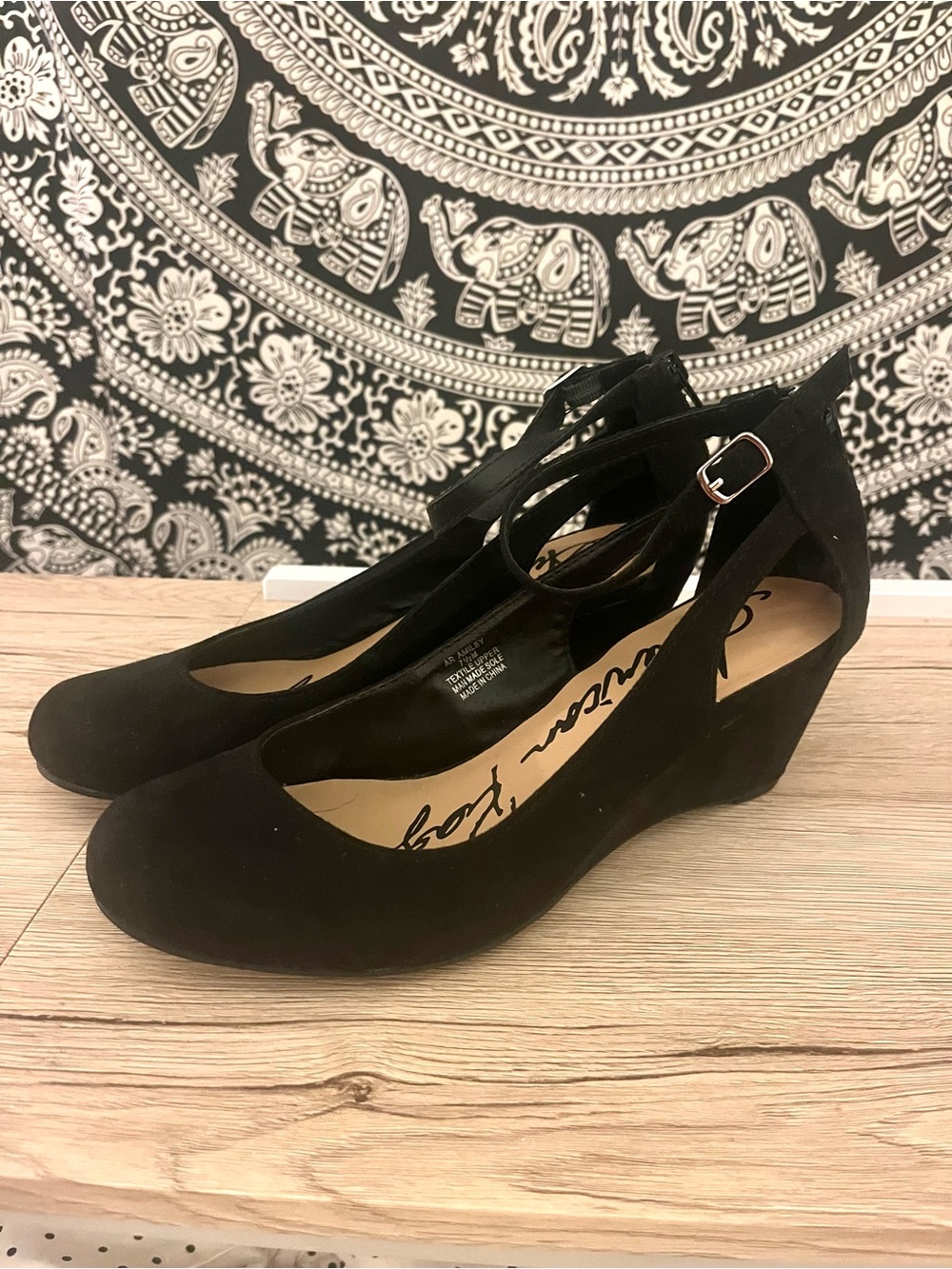 Black Wedge Ankle-Strap American Rag Pumps Women’s Size 7 1/2